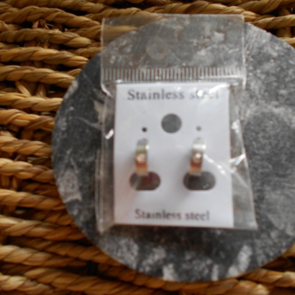 Stainless steel hoop earrings - Picture 5 of 5